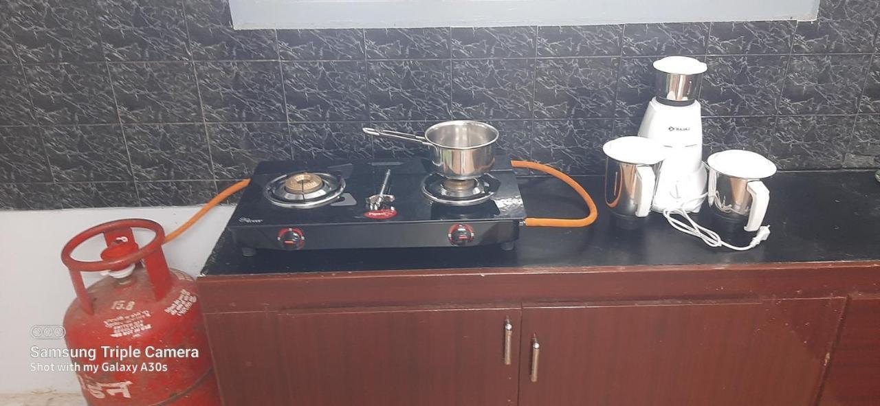 Madura Homestay - Gorgeous Home With 2Bhk 5 Minutes From Nh44 マドゥライ エクステリア 写真